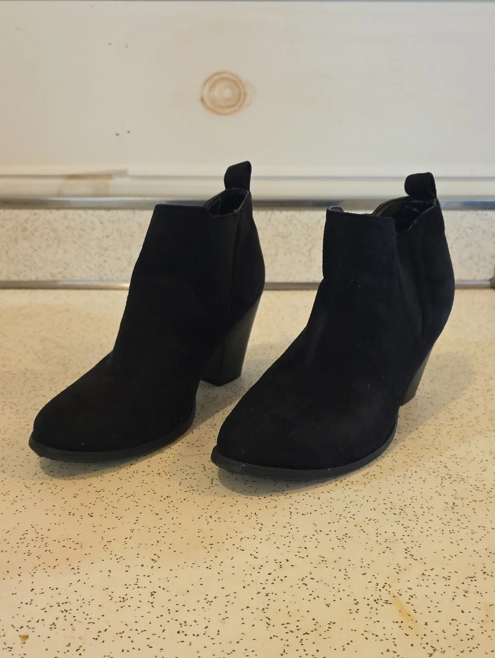 Pierre Dumas Women's Black Faux Suede‎ Ankle Bootie 3.25